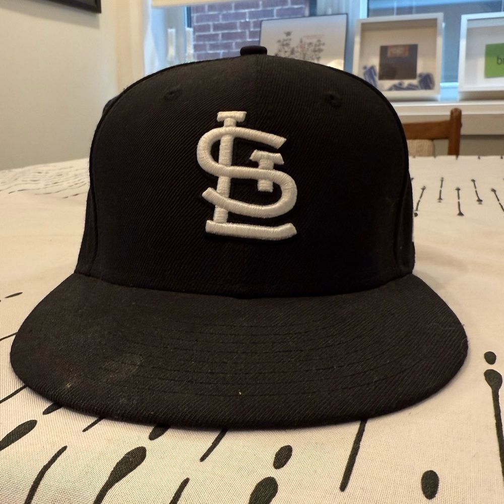 Black and white St. Louis Cardinals New Era MLB hat 7 1/4